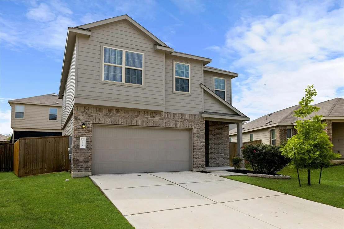 Photo of Unit 20C at 317 Circle WAY