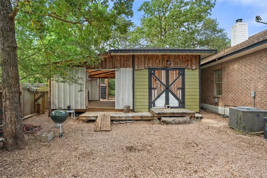 Photo of 275 W Oak LOOP