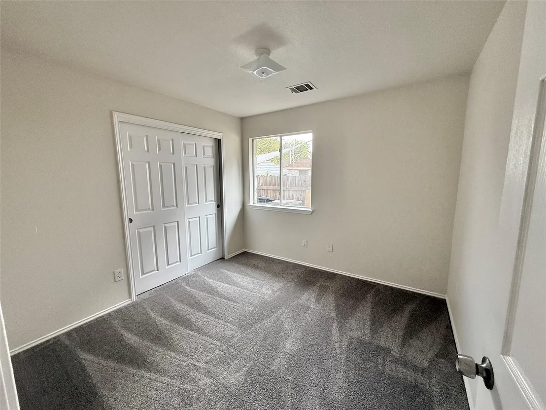 Photo of 809 Luke LN