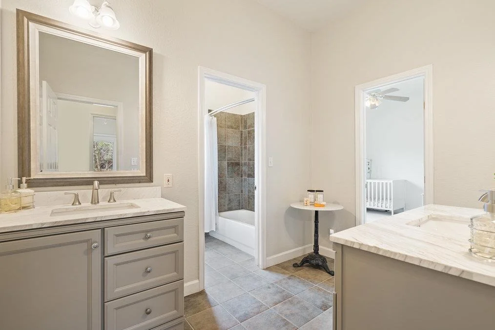 Photo of 9750-9800 Ledgestone TER