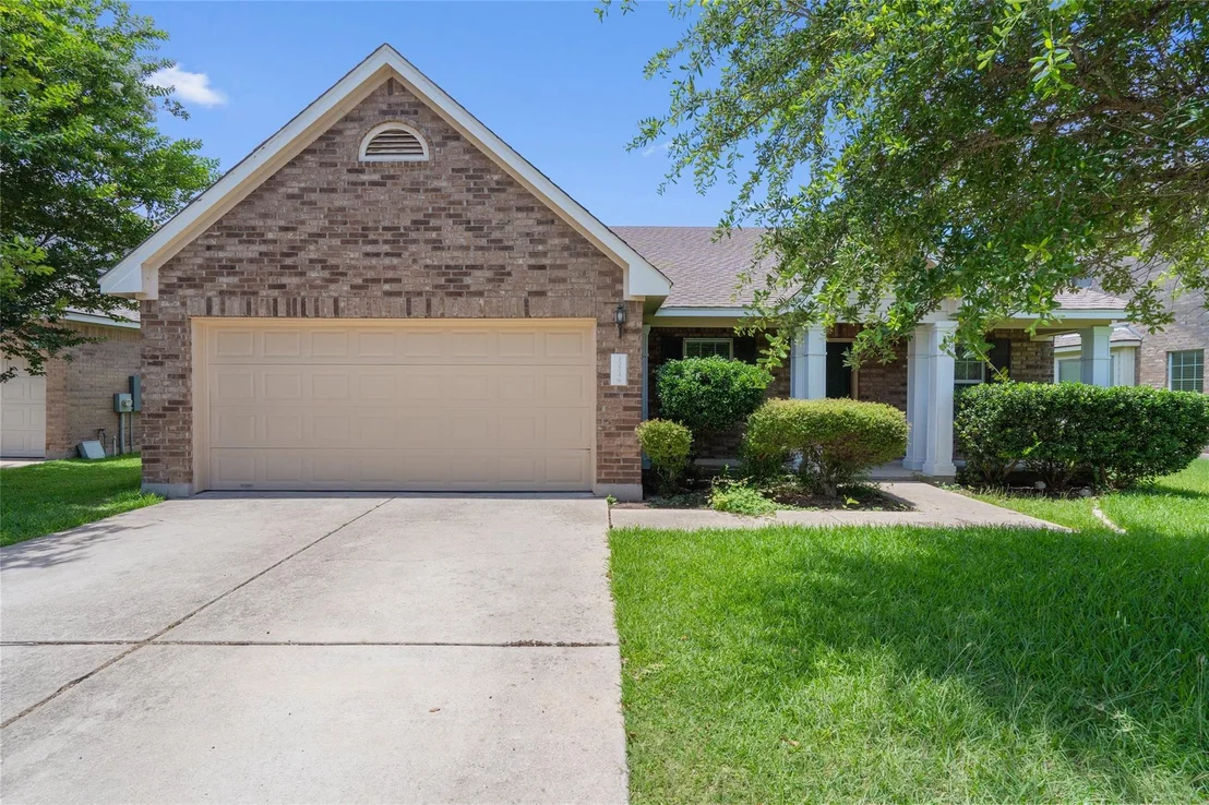 Photo of 3924 Links LN