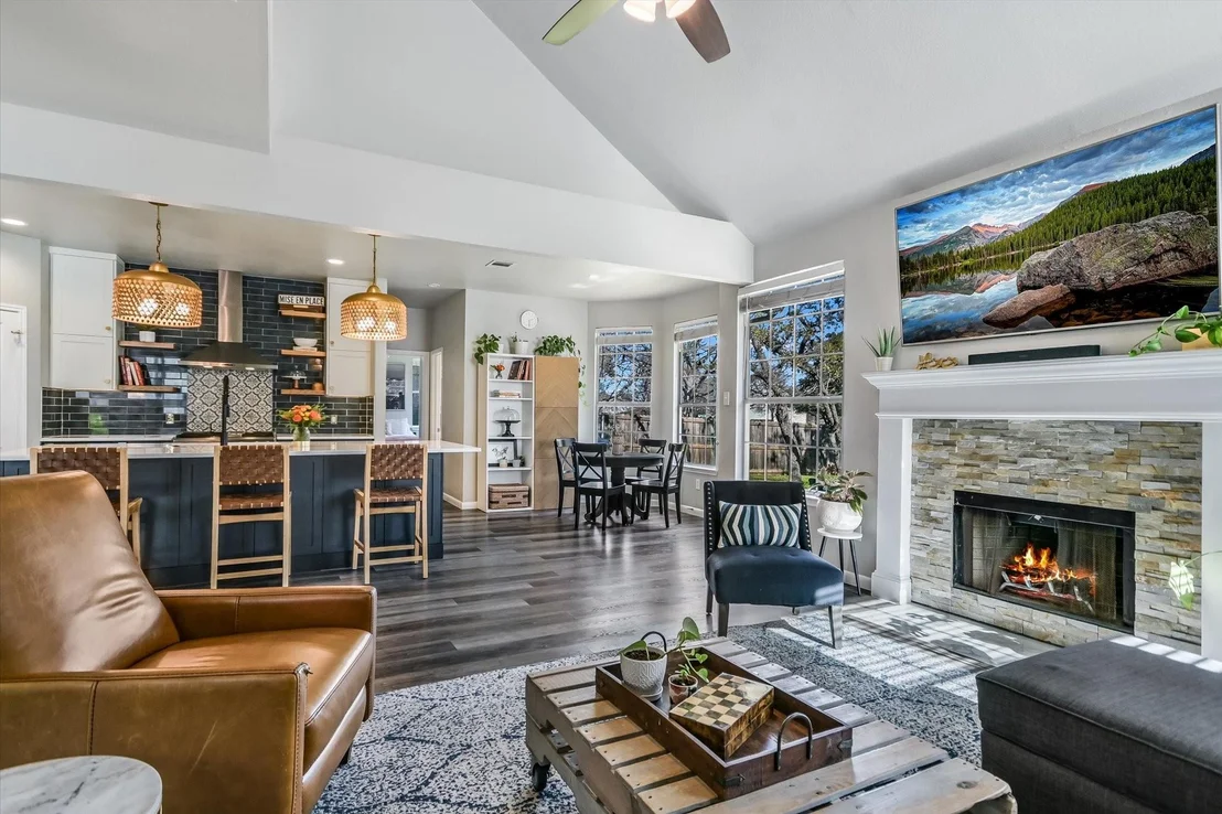 Photo of 8529 Axis DR