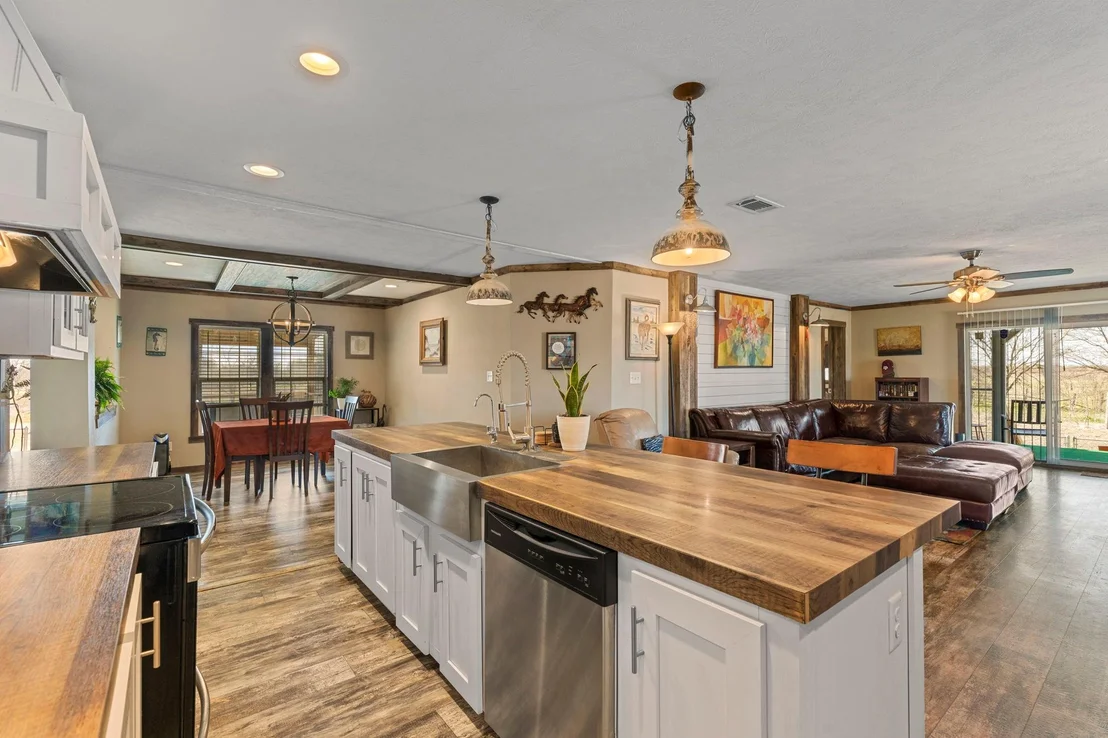 Photo of 498 William Pettus RD