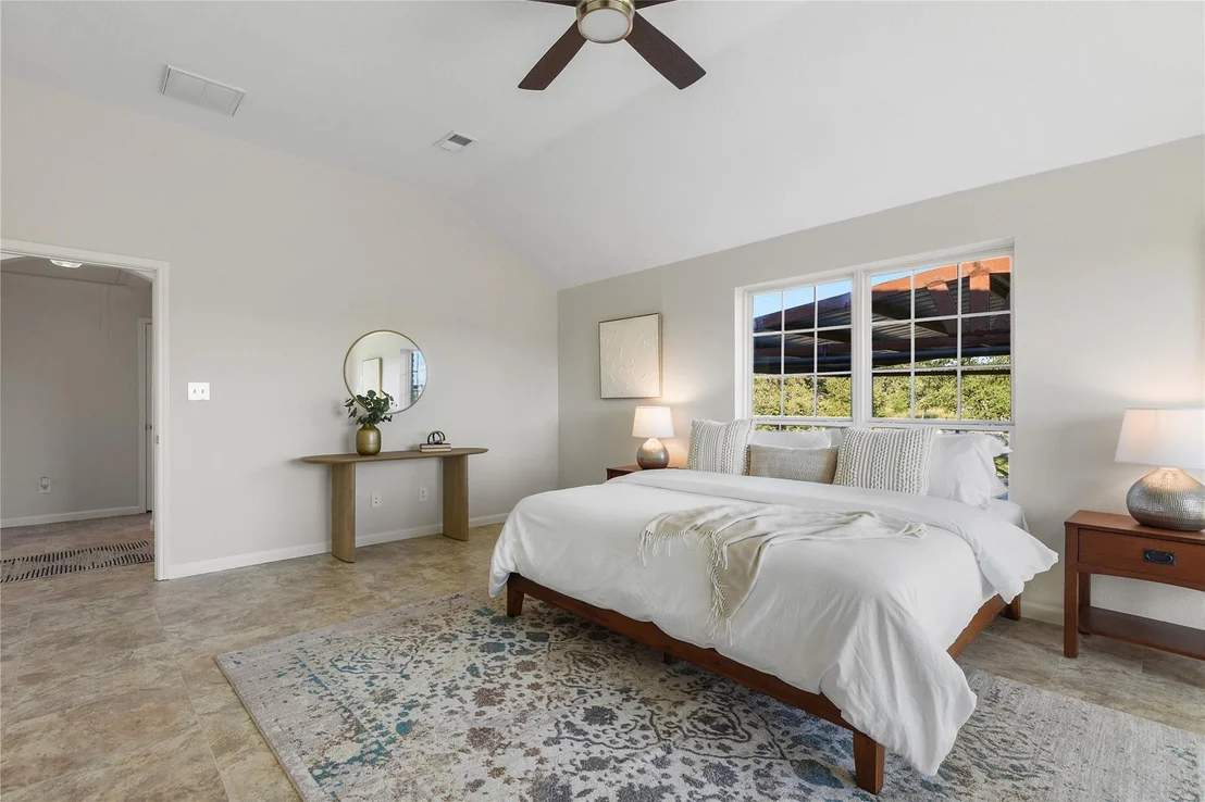 Photo of 1104 Cliffview DR