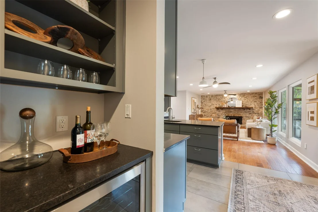 Photo of 6812 Pioneer PL