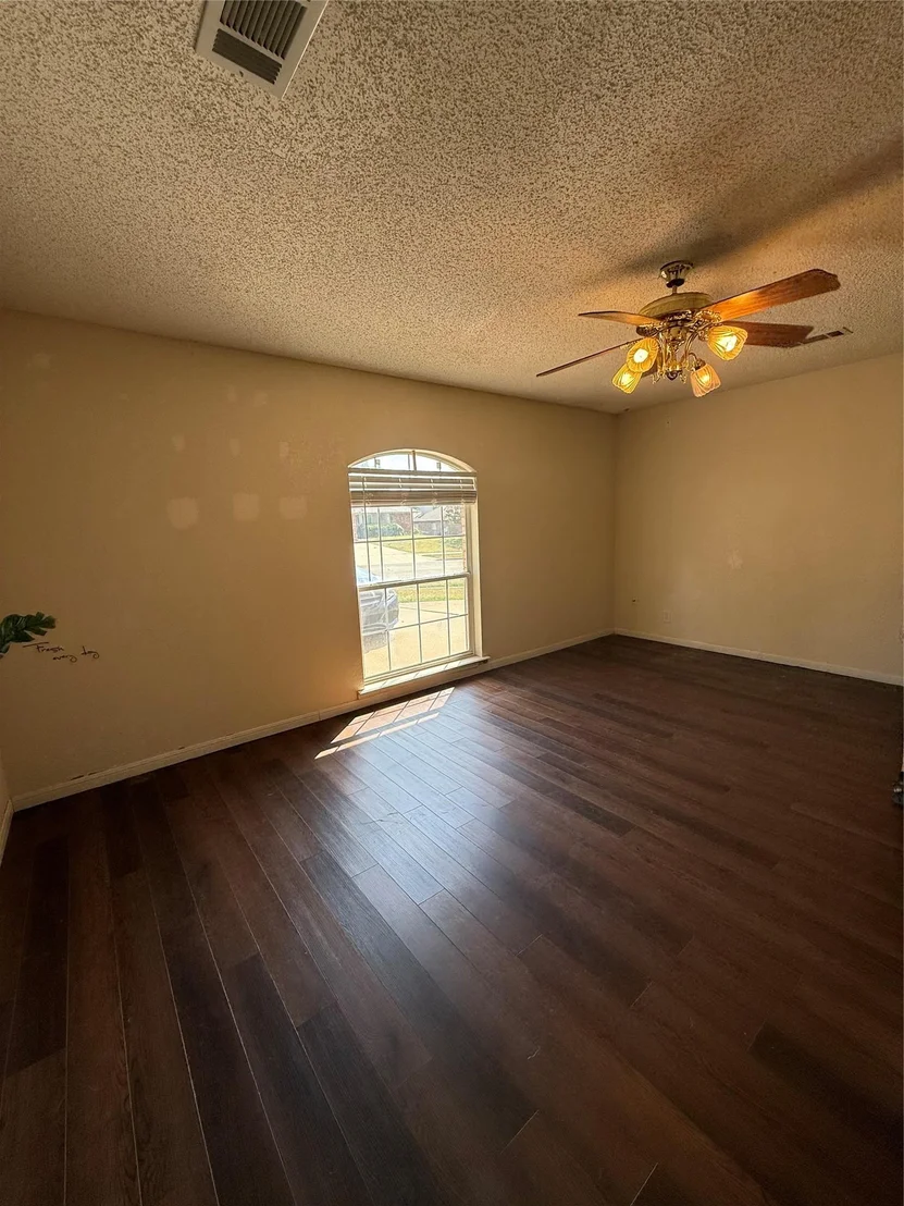 Photo of 907 Vernon DR