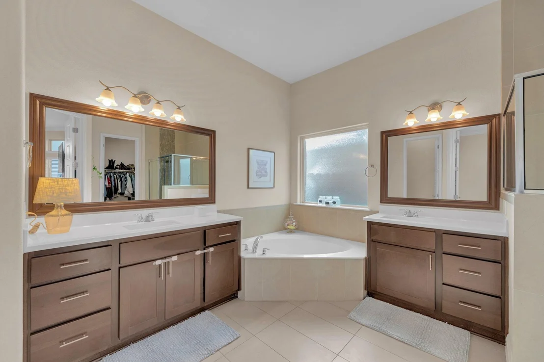 Photo of 712 Carillion DR