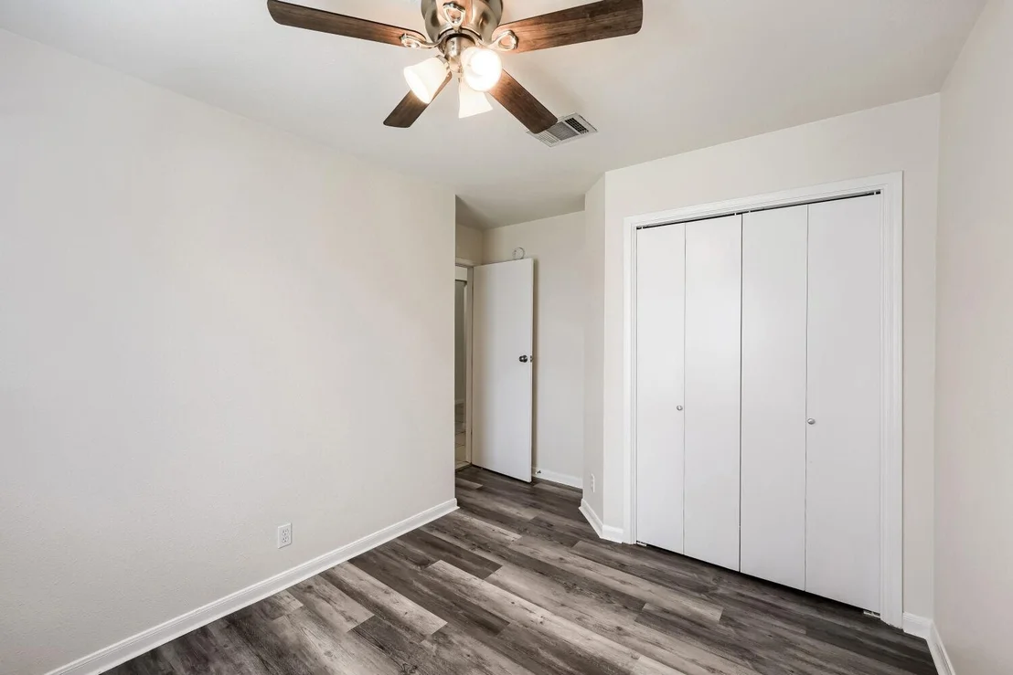 Photo of 409 Willowbrook DR