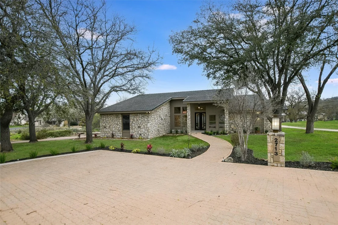 Photo of 2713 Aurora