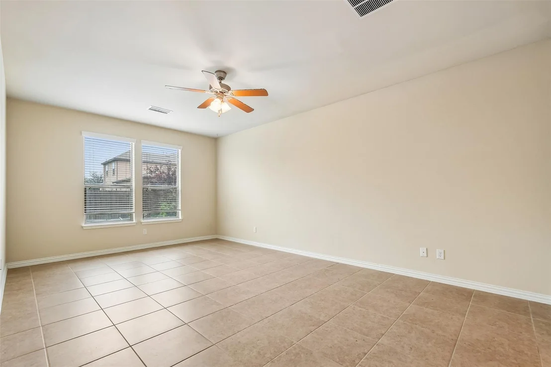 Photo of 8333 Angelo LOOP