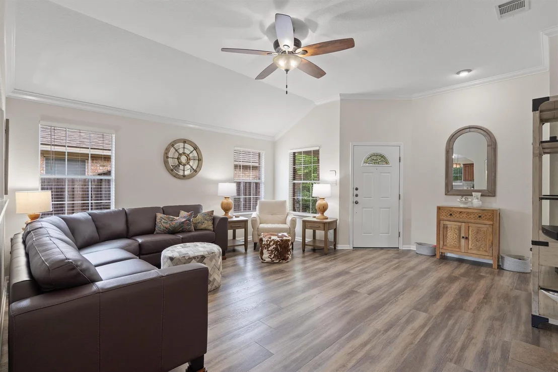 Photo of 332 Hidden Brook LN