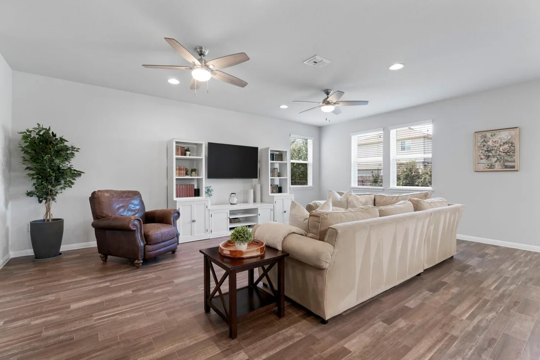 Photo of 10328 Bankhead DR