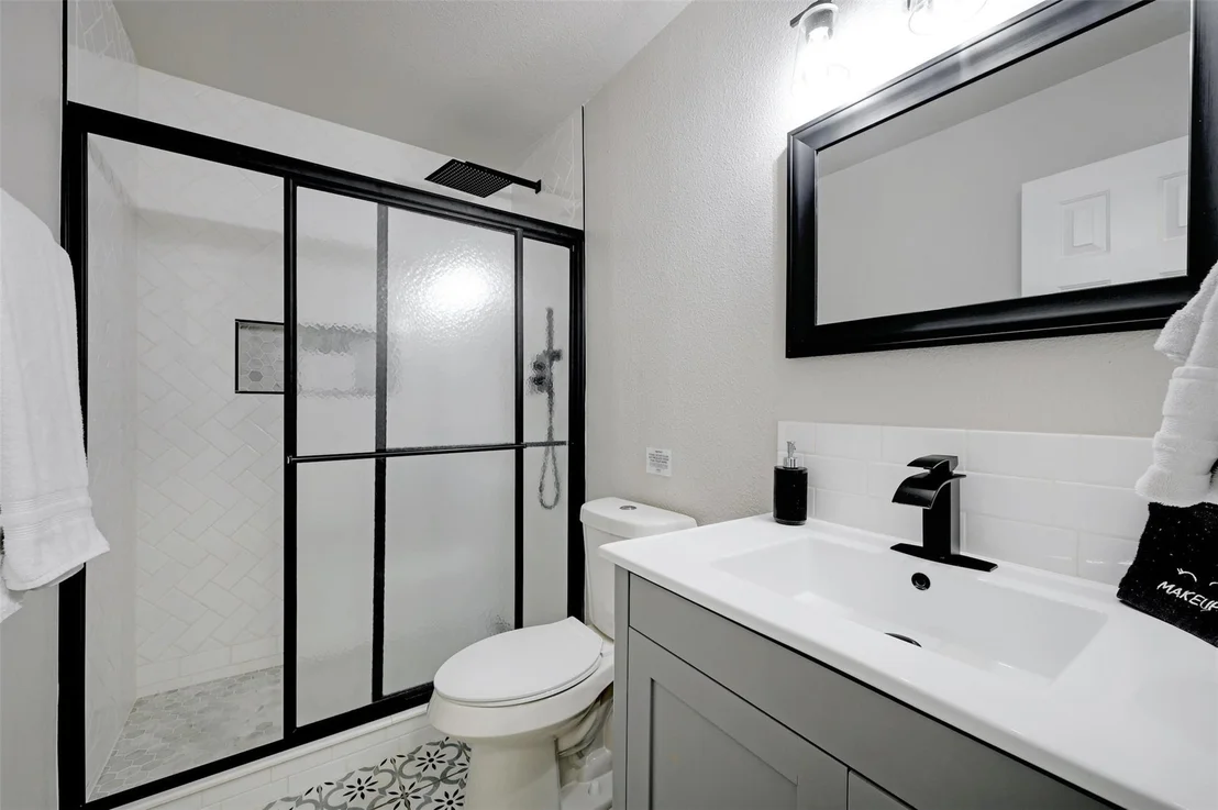 Photo of 610 Duke BND