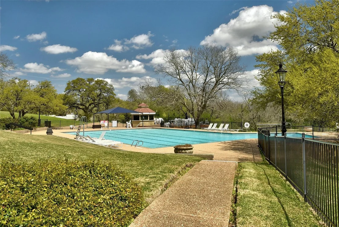 Photo of 11131 Pinehurst DR