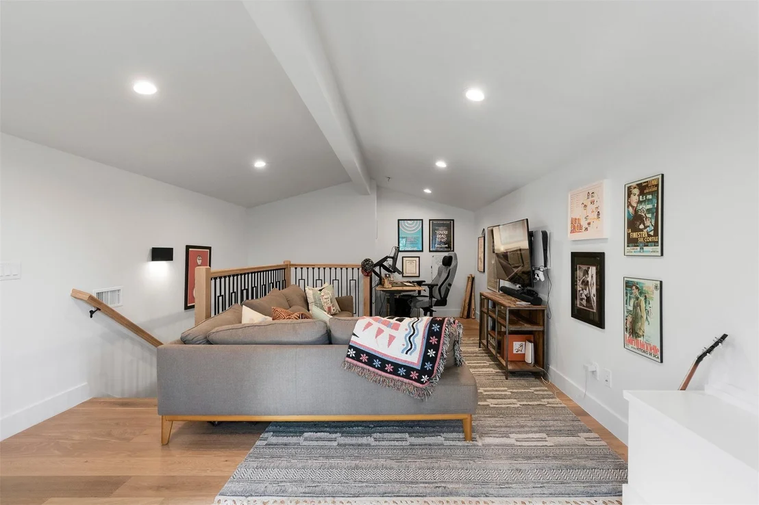 Photo of 336 Mae PT