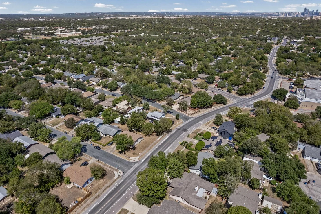 Photo of 1101 Kenyon DR