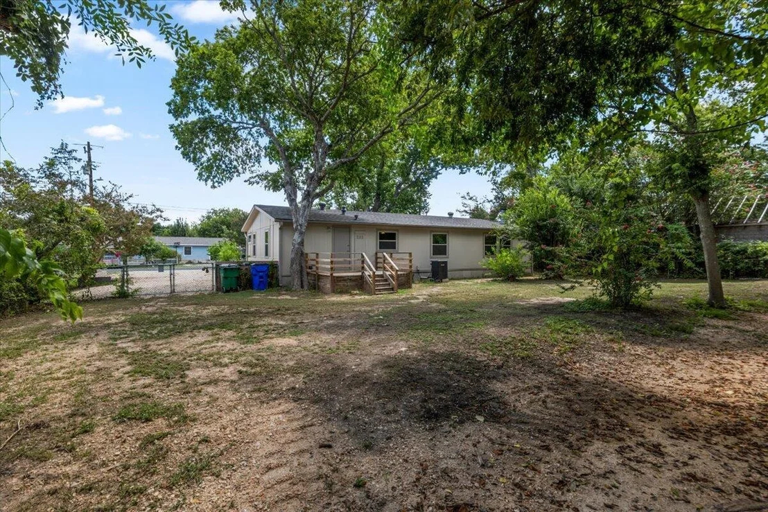Photo of 2301 Sumac LN