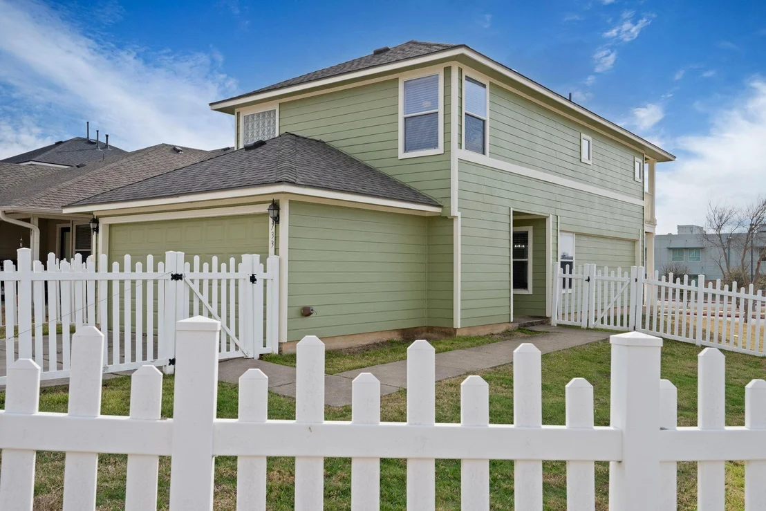 Photo of 1733 Thompson TRL