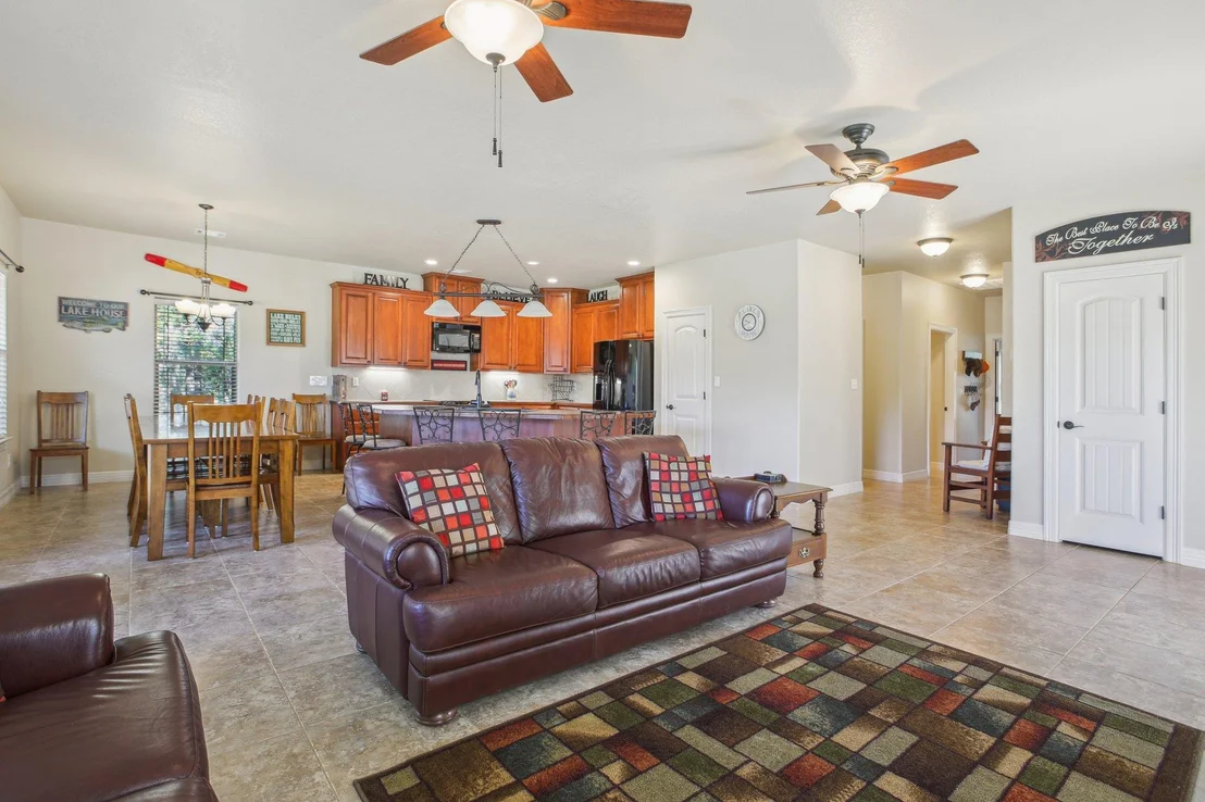 Photo of 600 Augusta CIR N
