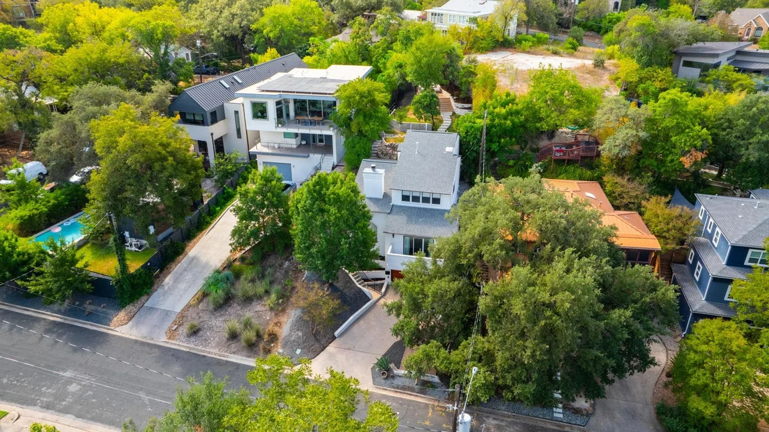 Photo of 811 Rutherford PL