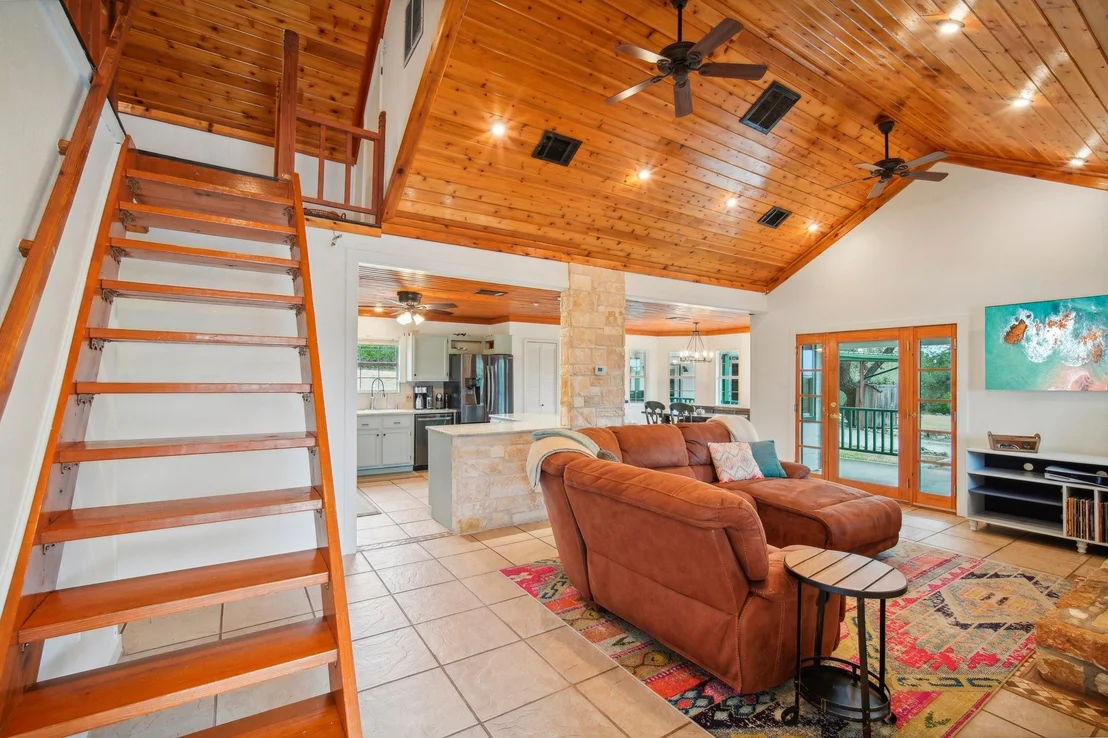 Photo of 1815 Spring Valley DR