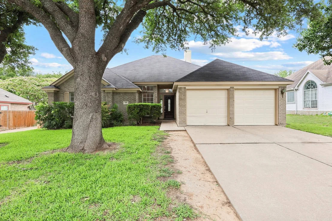 Photo of 706 Cornell DR