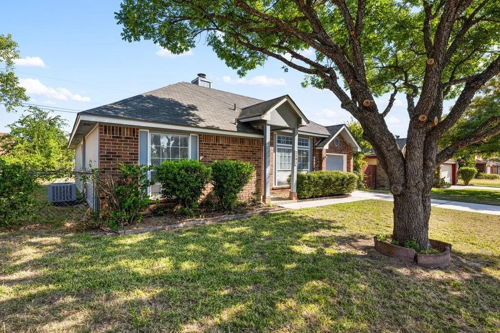 Photo of 2505 Cactus DR