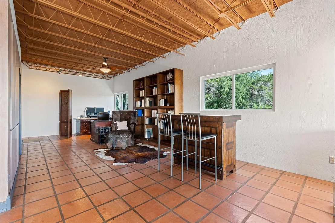 Photo of 913 Dartmoor DR
