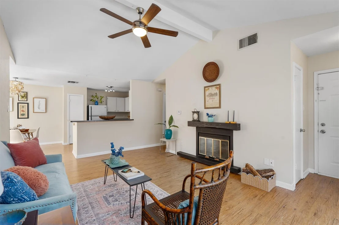 Photo of 1809 Heatherglen LN