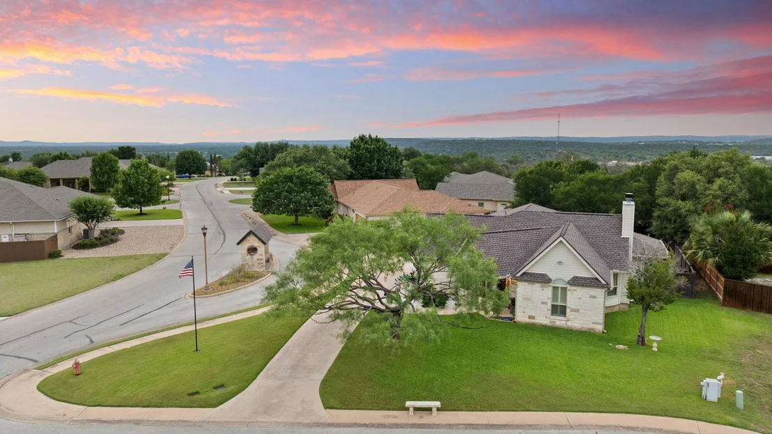 Photo of 813 Lacey Oak CIR