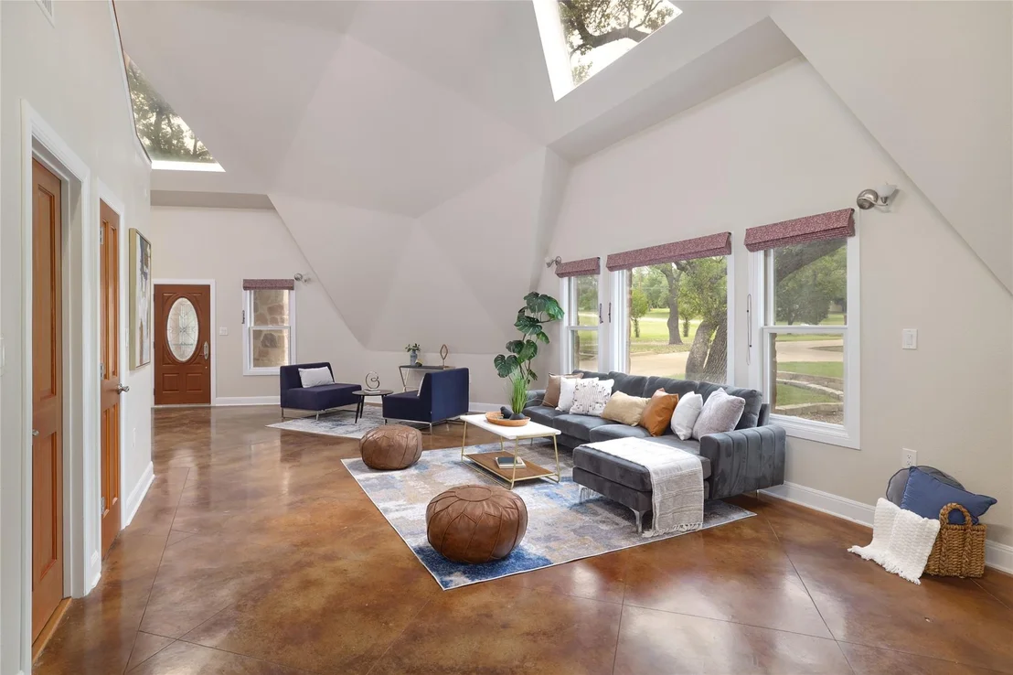 Photo of 16 Tall Oaks TRL