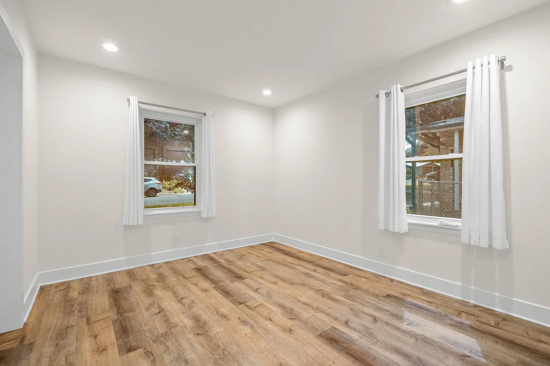 Photo of 1803 Forestglade DR
