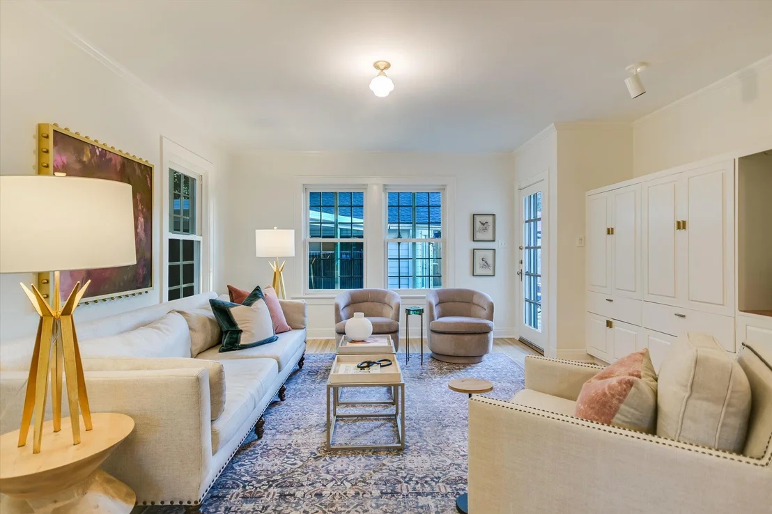 Photo of 113 W 32nd ST