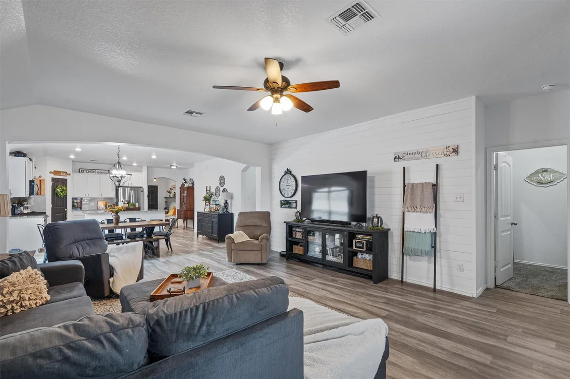 Photo of 138 Beth Ann LOOP