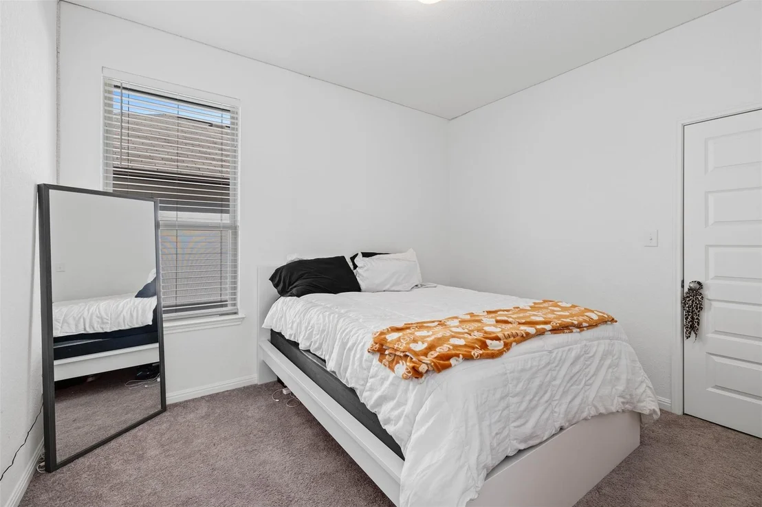 Photo of 424 Arrowhead Vine ST