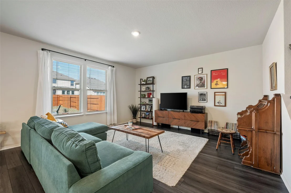 Photo of 128 Sugarberry DR