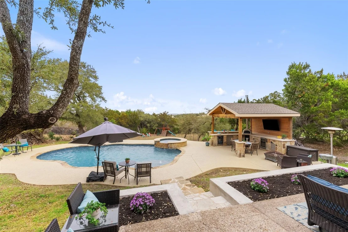 Photo of 320 Heritage DR