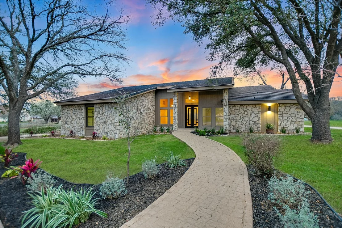 Photo of 2713 Aurora