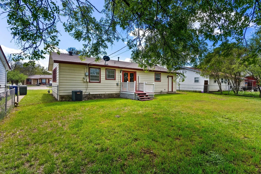 Photo of 2813 Live Oak DR