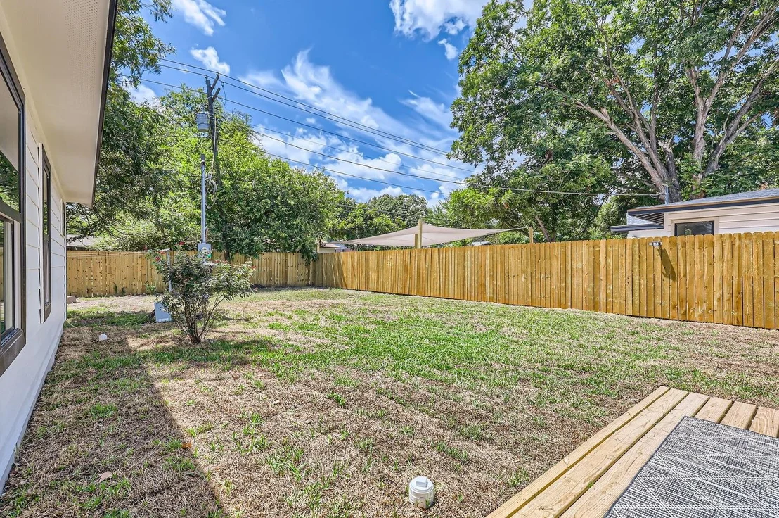 Photo of 1403 Hillcrest DR