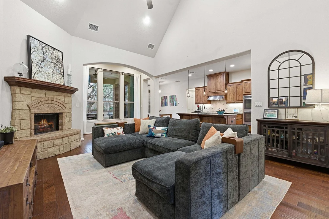 Photo of 112 Guadalupe River CV