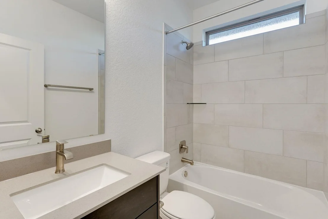 Photo of 424 Burlington DR