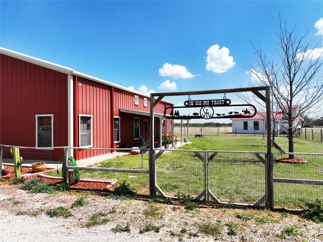 Photo of 200 County Road 414