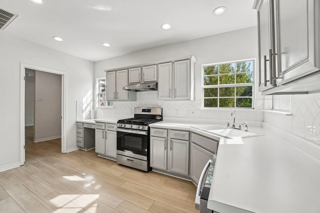Photo of 1710 Greening WAY
