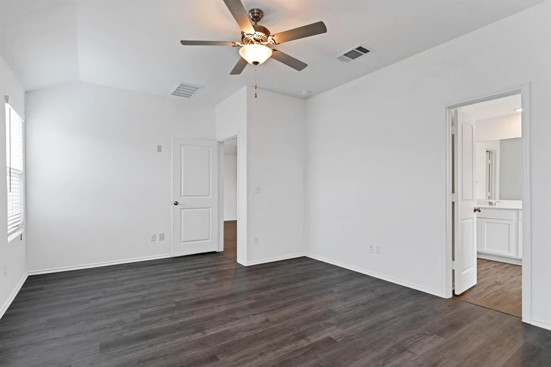 Photo of 332 Escondido CIR