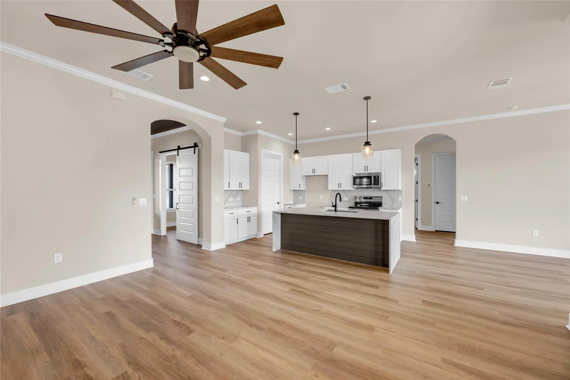 Photo of 2221 Park View DR