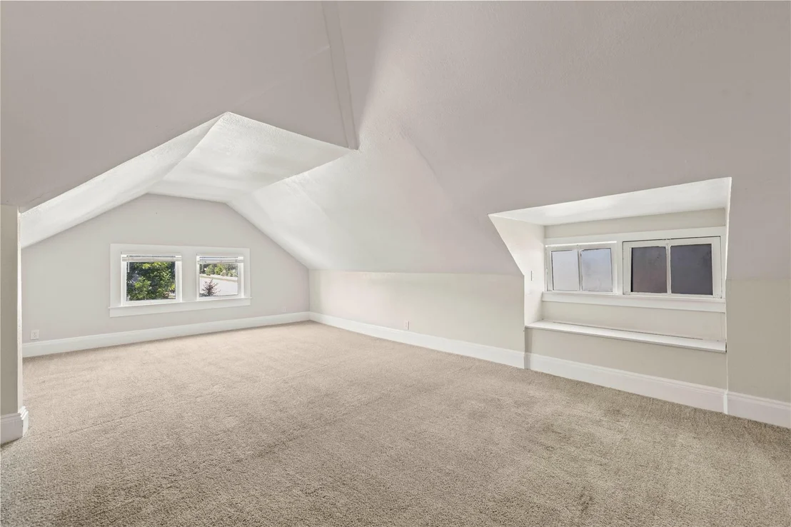 Photo of 803 N 3rd ST