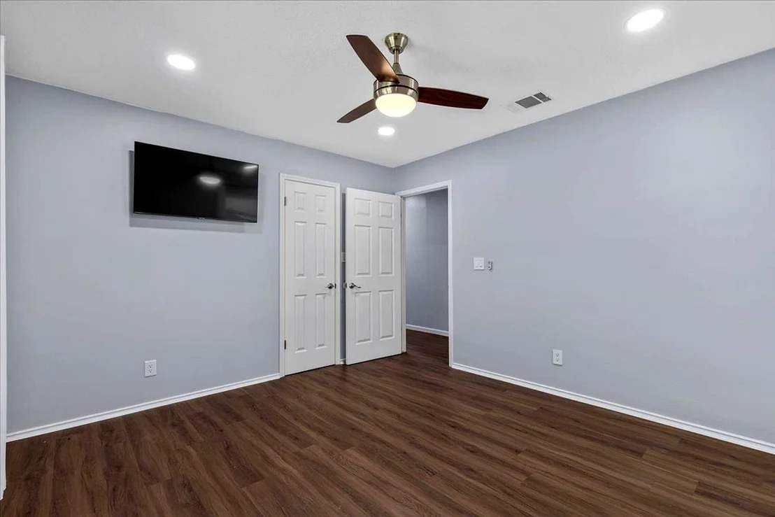 Photo of 154 Shoreline DR