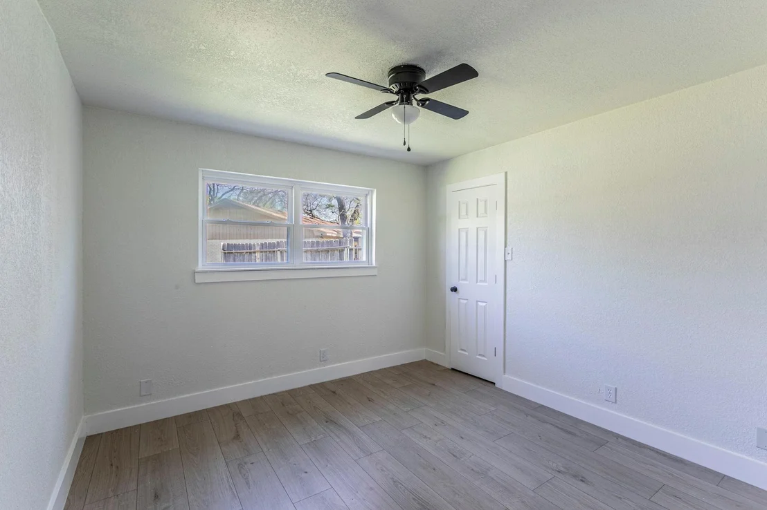 Photo of 3019 Summit DR