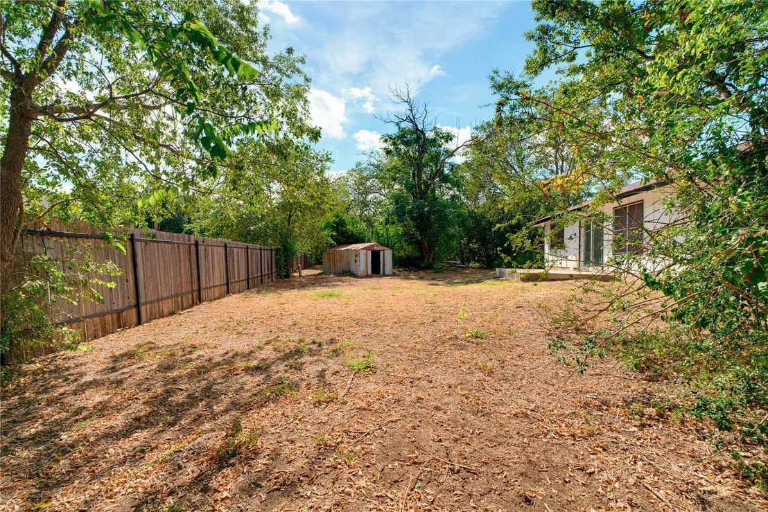Photo of 2311 Campden DR